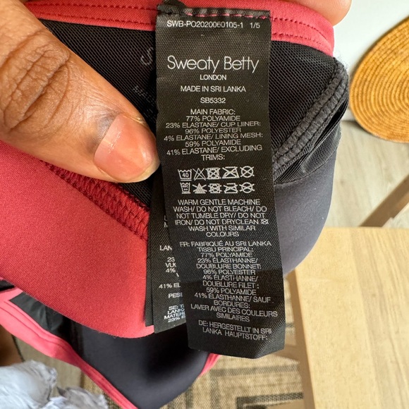 Sweaty Betty medium burgundy sports bra… - Picture 6 of 6